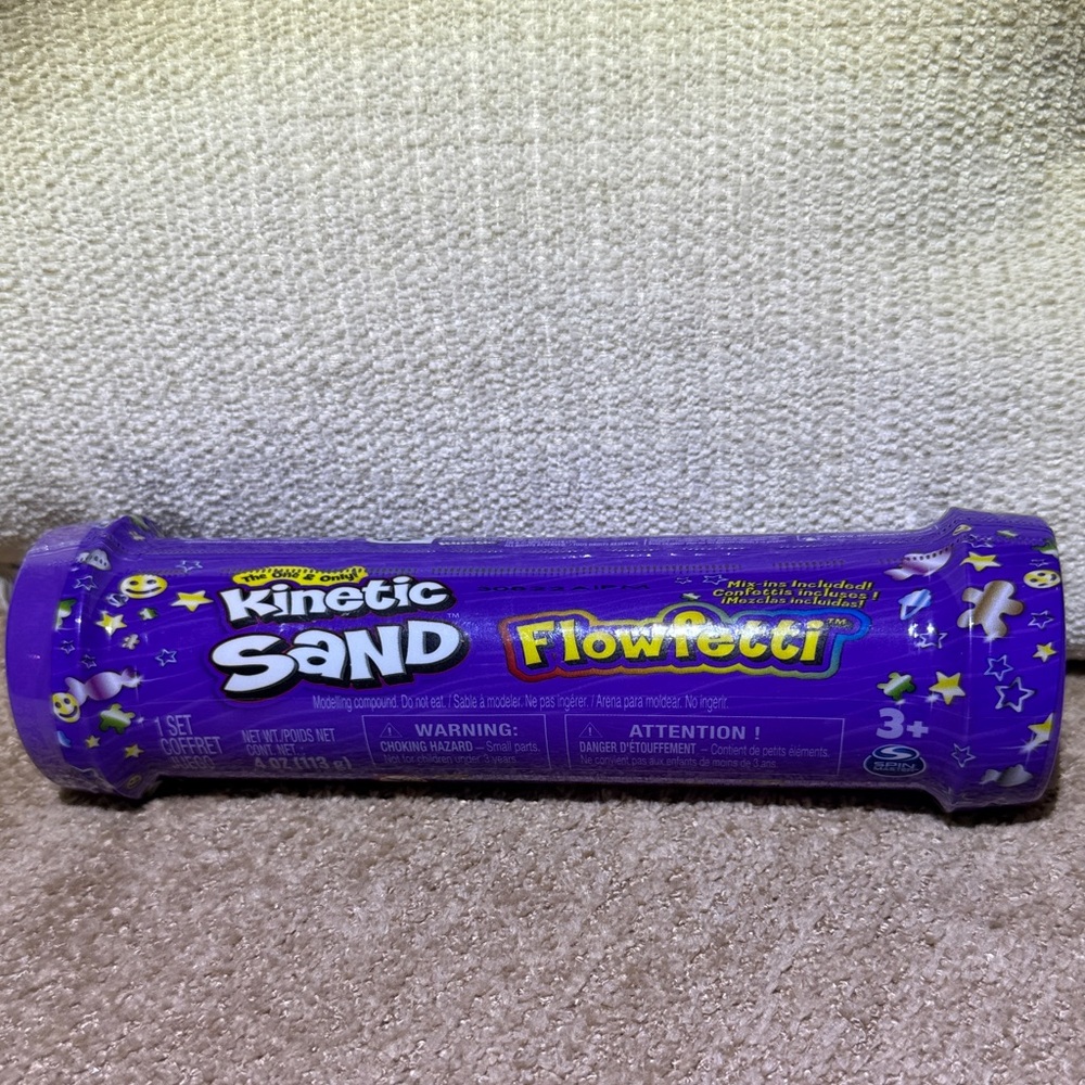 Kinetic Sand Flowfetti Tube